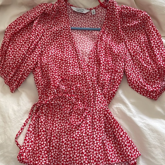 & Other Stories red wrap puff sleeve top US4 small - Picture 3 of 3